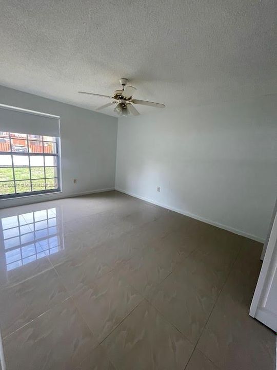 Recently Rented: $2,150 (2 beds, 1 baths, 816 Square Feet)