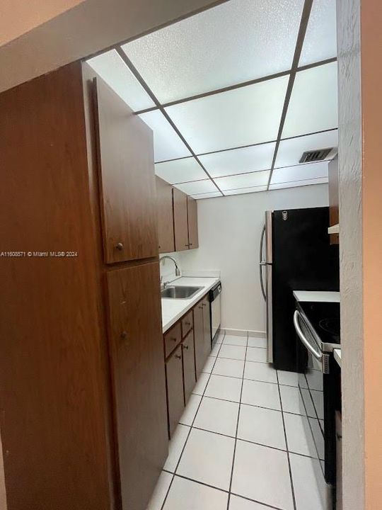 Recently Rented: $2,150 (2 beds, 1 baths, 816 Square Feet)