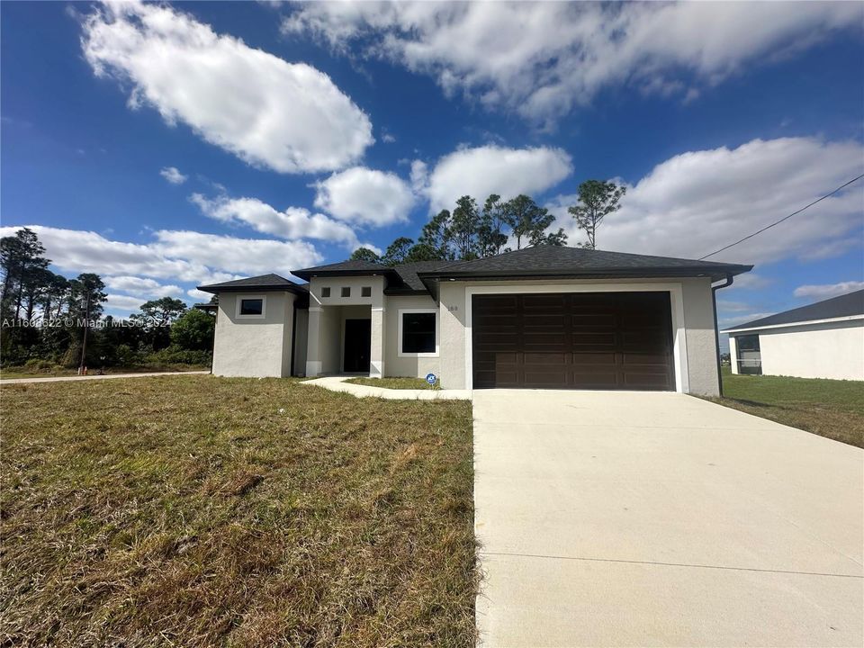 Active With Contract: $395,000 (3 beds, 3 baths, 1700 Square Feet)