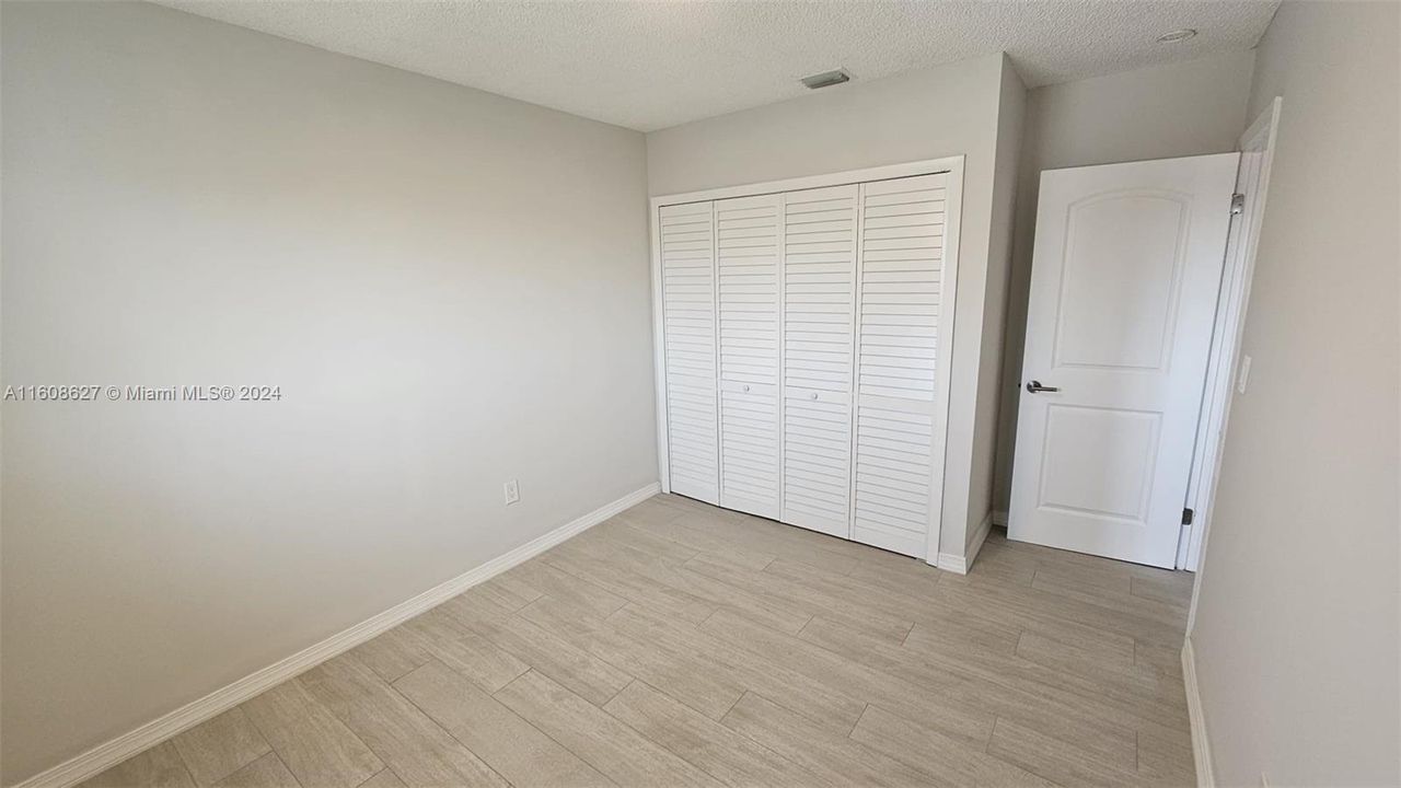 For Rent: $2,650 (2 beds, 1 baths, 834 Square Feet)