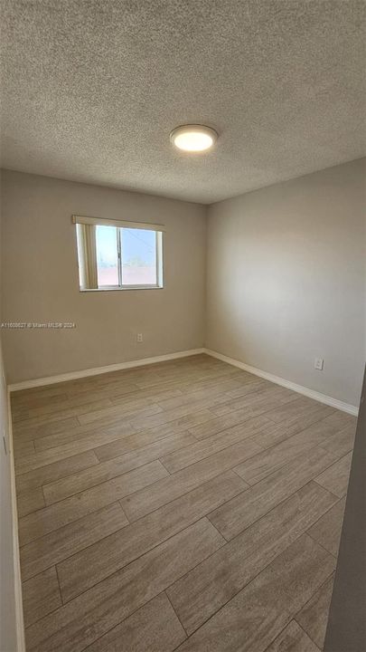 For Rent: $2,650 (2 beds, 1 baths, 834 Square Feet)