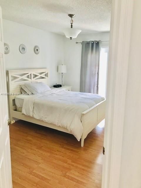 En Venta: $730,000 (3 camas, 2 baños, 2163 Pies cuadrados)