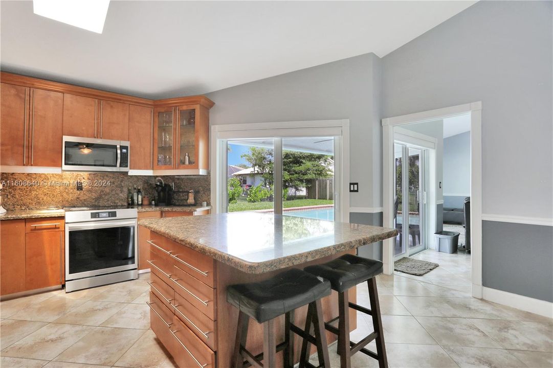 For Sale: $729,900 (4 beds, 2 baths, 2003 Square Feet)