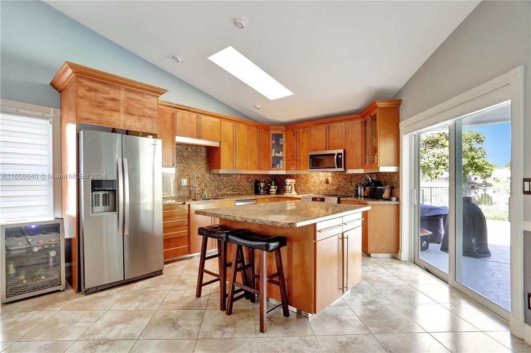 For Sale: $729,900 (4 beds, 2 baths, 2003 Square Feet)