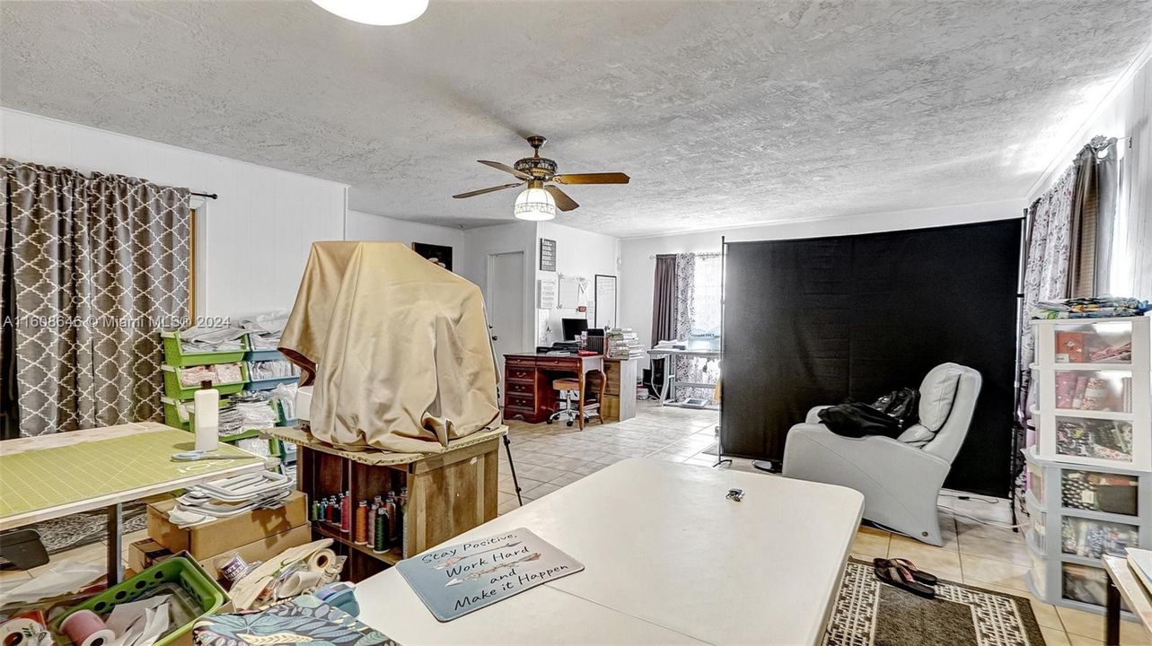 For Sale: $430,000 (2 beds, 1 baths, 1570 Square Feet)