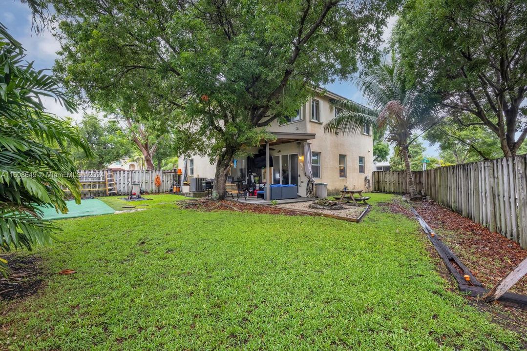 Active With Contract: $650,000 (4 beds, 2 baths, 2147 Square Feet)