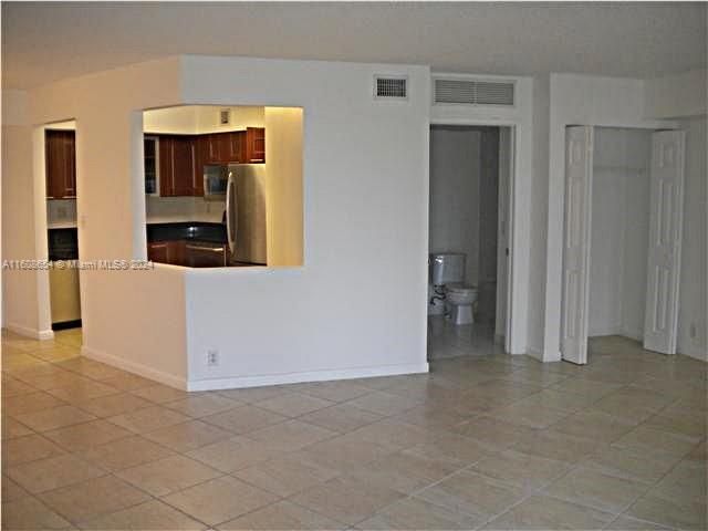 For Sale: $384,000 (1 beds, 2 baths, 1065 Square Feet)