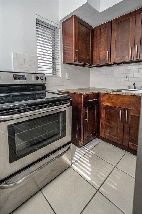 Recently Rented: $1,775 (1 beds, 1 baths, 675 Square Feet)