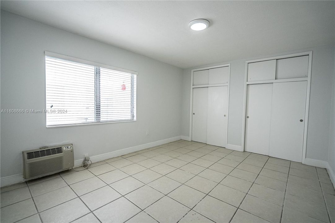 Active With Contract: $1,775 (1 beds, 1 baths, 675 Square Feet)