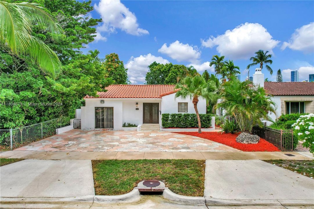 Recently Sold: $1,200,000 (2 beds, 3 baths, 1937 Square Feet)