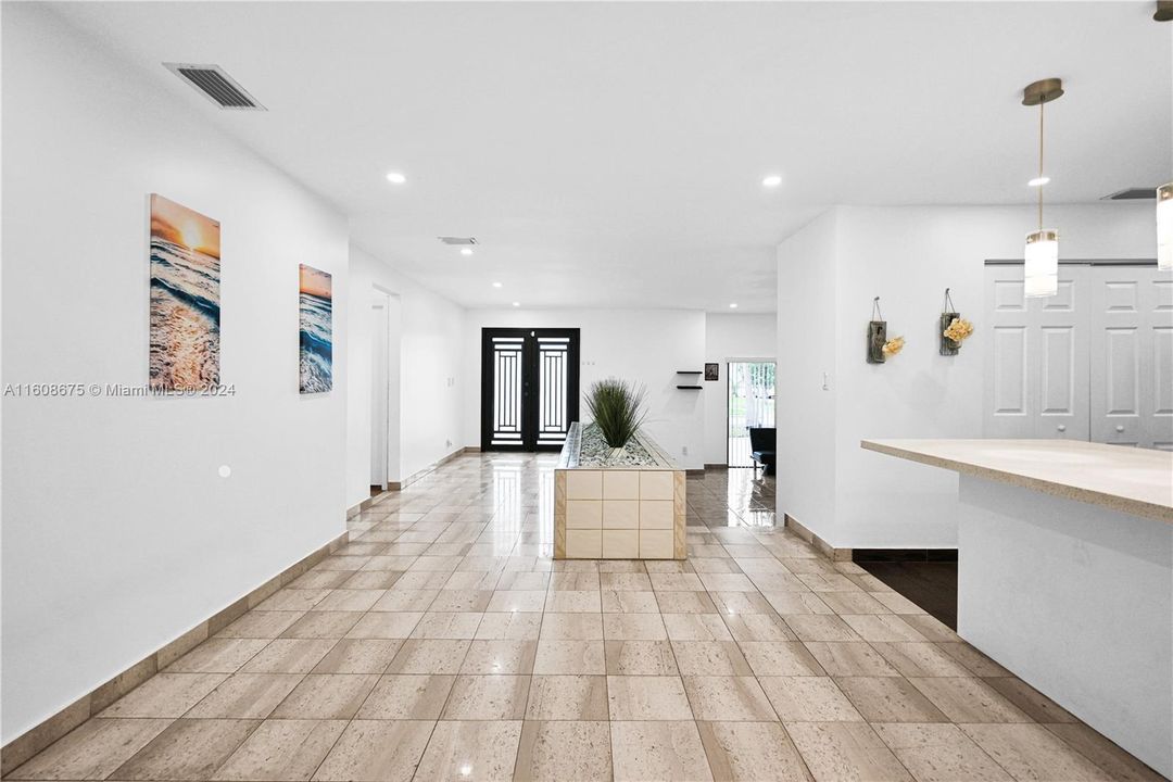 Recently Sold: $1,200,000 (2 beds, 3 baths, 1937 Square Feet)