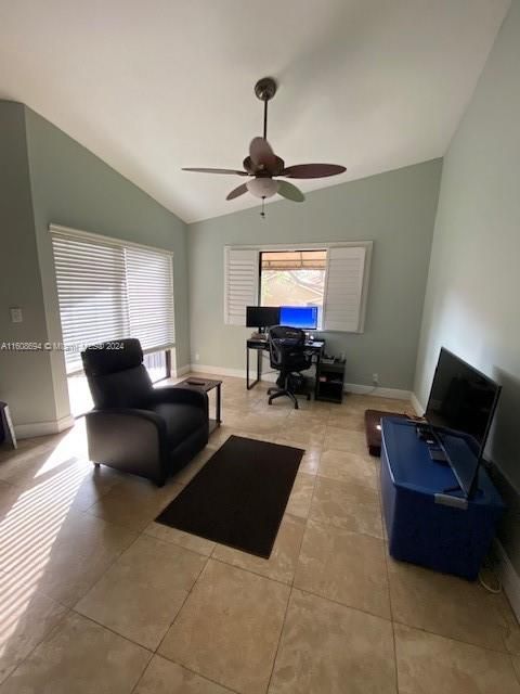 For Rent: $2,425 (2 beds, 2 baths, 1090 Square Feet)