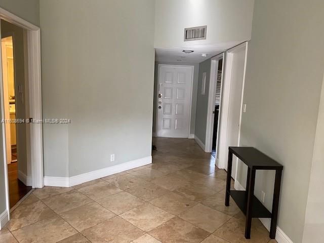 Recently Rented: $2,425 (2 beds, 2 baths, 1090 Square Feet)