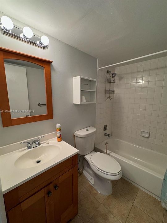 For Rent: $2,000 (2 beds, 2 baths, 760 Square Feet)