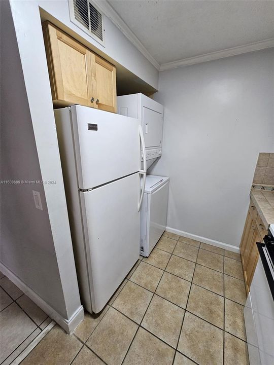 For Rent: $2,000 (2 beds, 2 baths, 760 Square Feet)