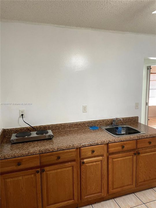 Kitchen/ Dinning room