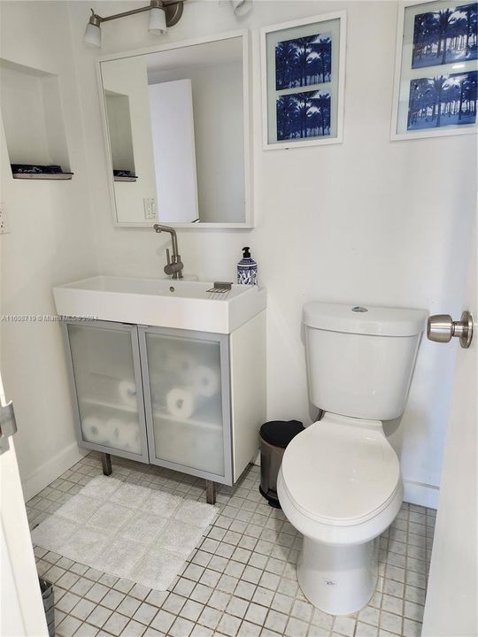 For Rent: $2,550 (1 beds, 1 baths, 755 Square Feet)