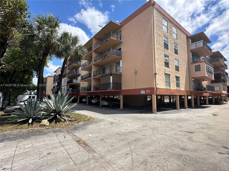 Recently Sold: $235,000 (2 beds, 2 baths, 1099 Square Feet)