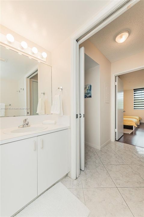 2nd Bathroom