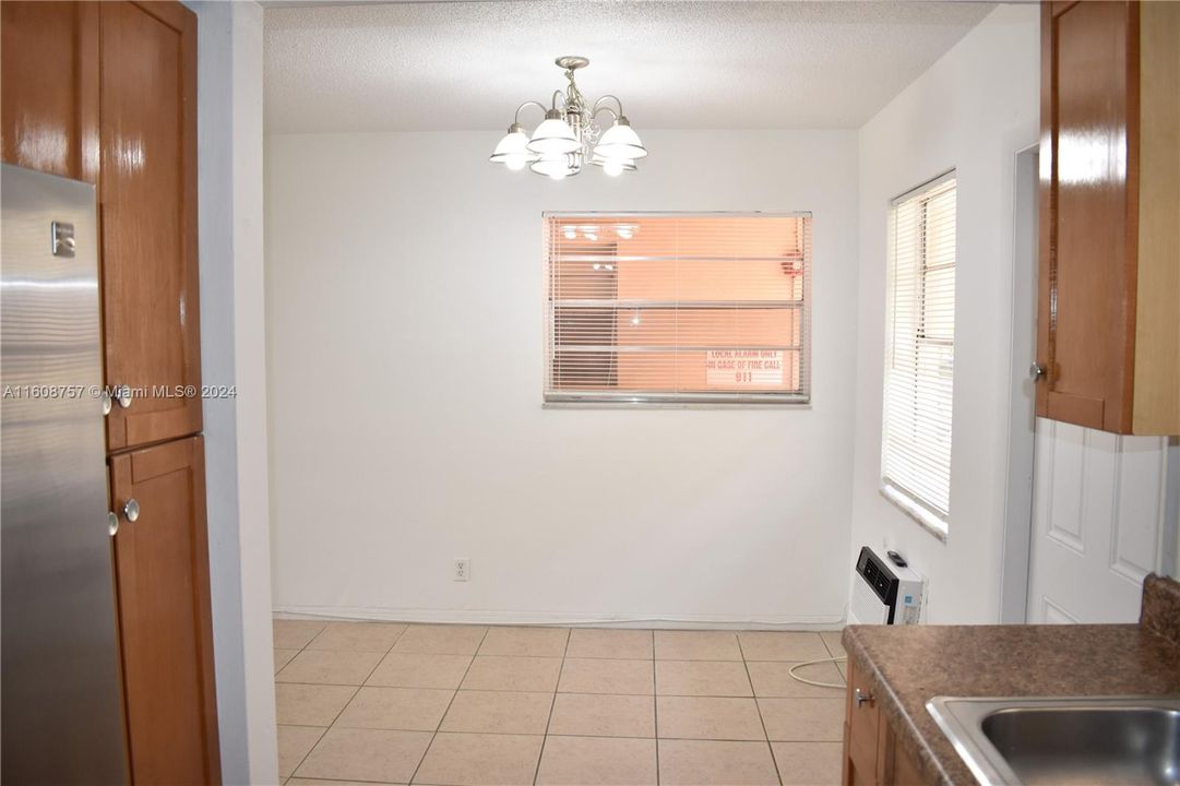 For Rent: $1,575 (1 beds, 1 baths, 750 Square Feet)