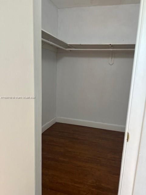 For Rent: $2,200 (2 beds, 1 baths, 750 Square Feet)