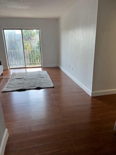 For Rent: $2,200 (2 beds, 1 baths, 750 Square Feet)