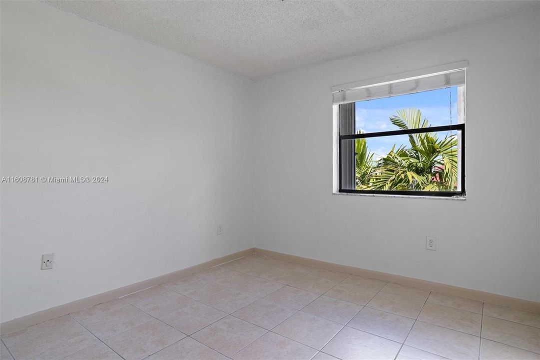 For Rent: $2,560 (3 beds, 2 baths, 1423 Square Feet)