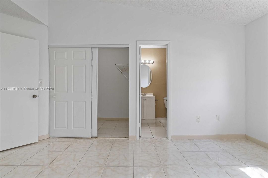 For Rent: $2,560 (3 beds, 2 baths, 1423 Square Feet)