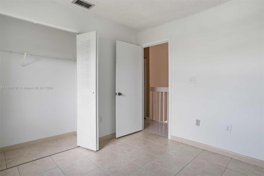 For Rent: $2,560 (3 beds, 2 baths, 1423 Square Feet)