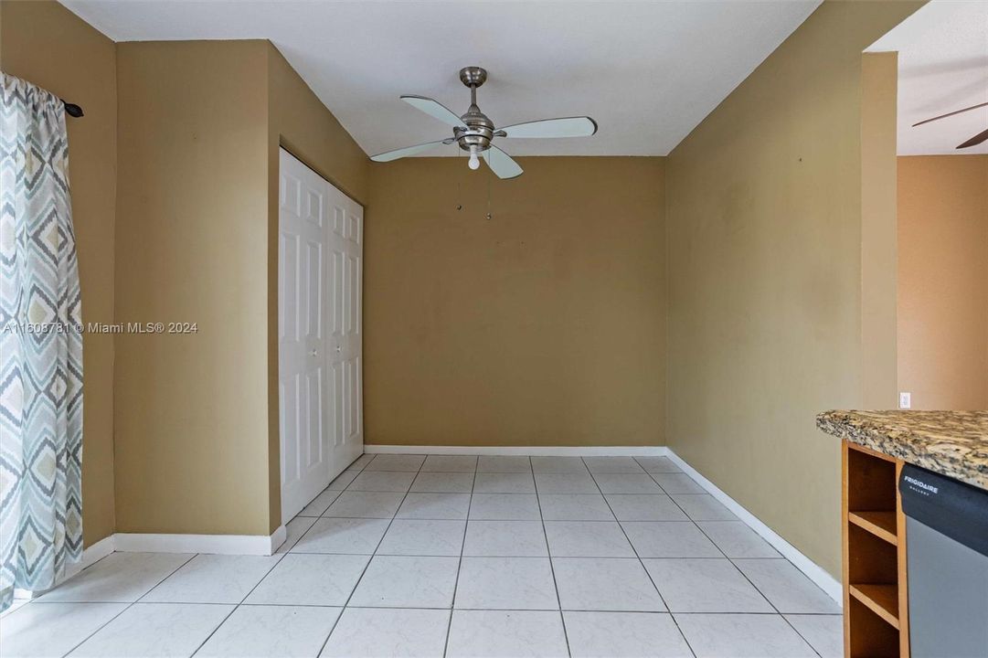 For Rent: $2,560 (3 beds, 2 baths, 1423 Square Feet)