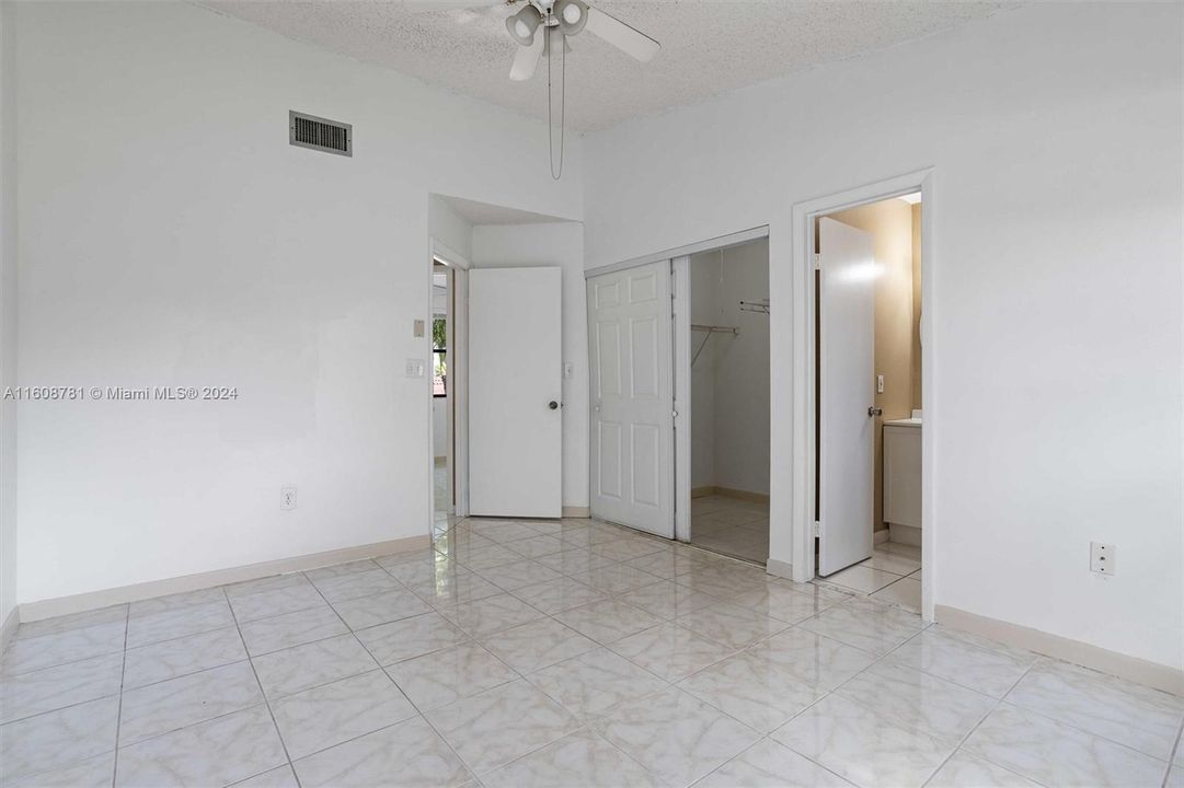 For Rent: $2,560 (3 beds, 2 baths, 1423 Square Feet)