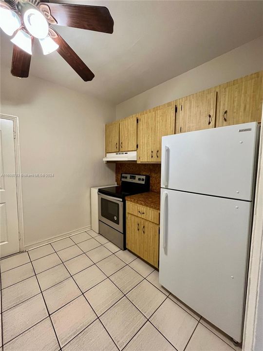 For Rent: $3,900 (3 beds, 1 baths, 2117 Square Feet)