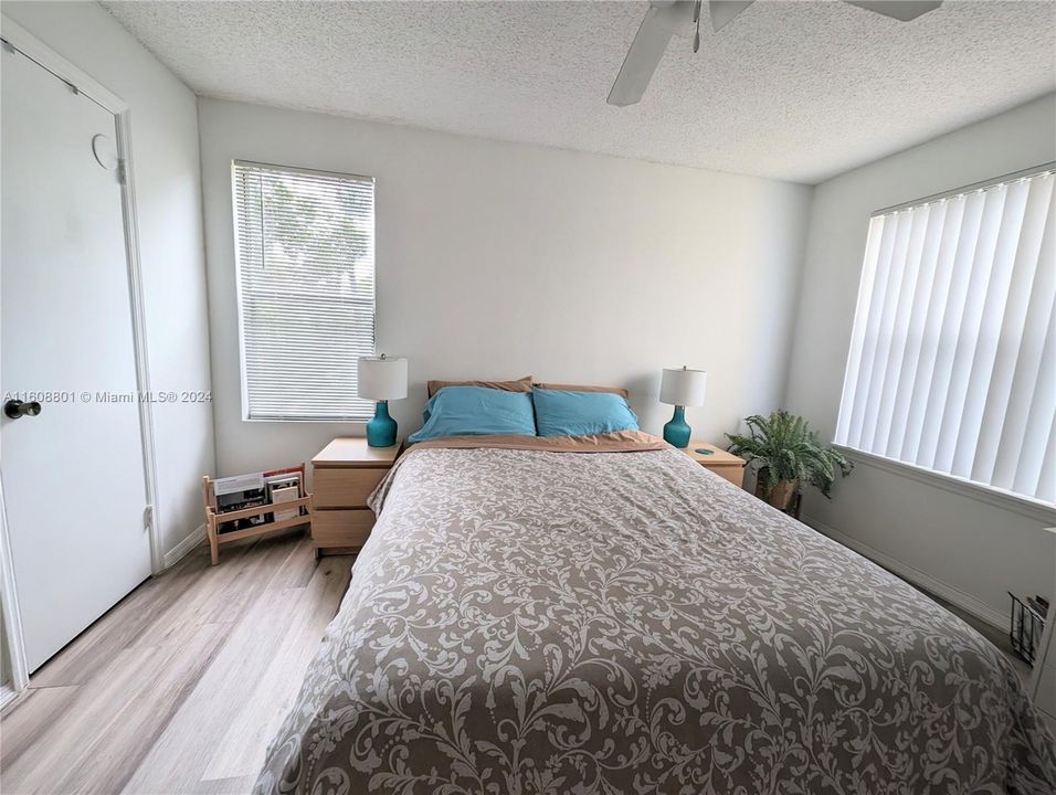 Recently Rented: $1,850 (2 beds, 1 baths, 887 Square Feet)