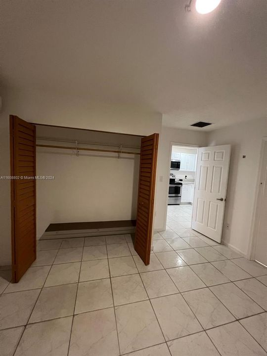 For Rent: $1,800 (1 beds, 1 baths, 2604 Square Feet)