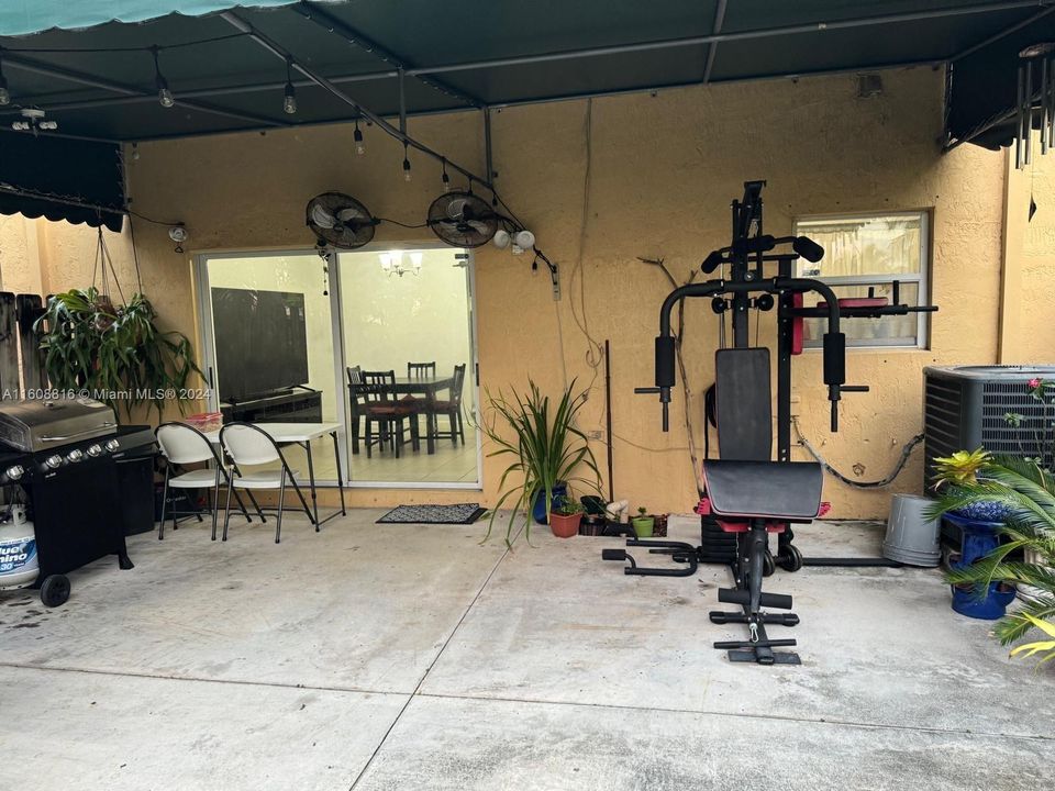 For Sale: $390,000 (4 beds, 2 baths, 1651 Square Feet)