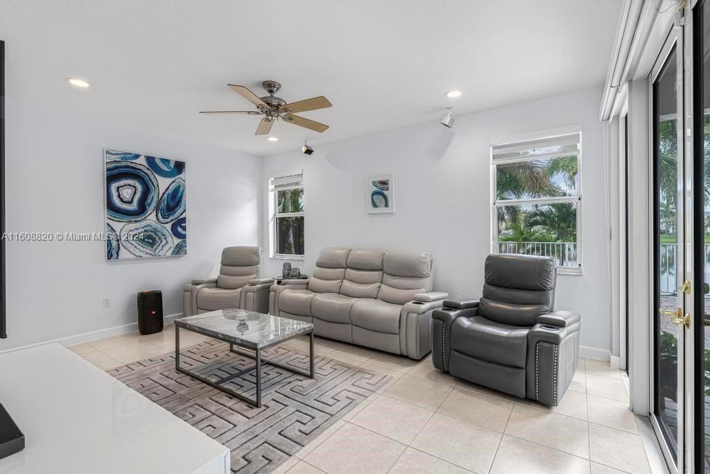 For Sale: $940,000 (4 beds, 3 baths, 2847 Square Feet)