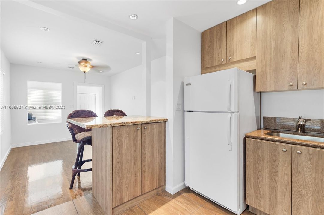 Recently Rented: $1,850 (1 beds, 1 baths, 550 Square Feet)