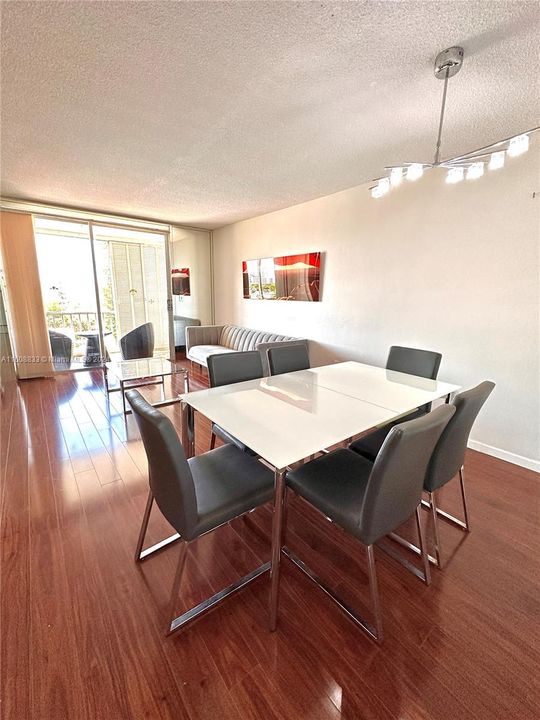 For Rent: $1,850 (1 beds, 1 baths, 768 Square Feet)