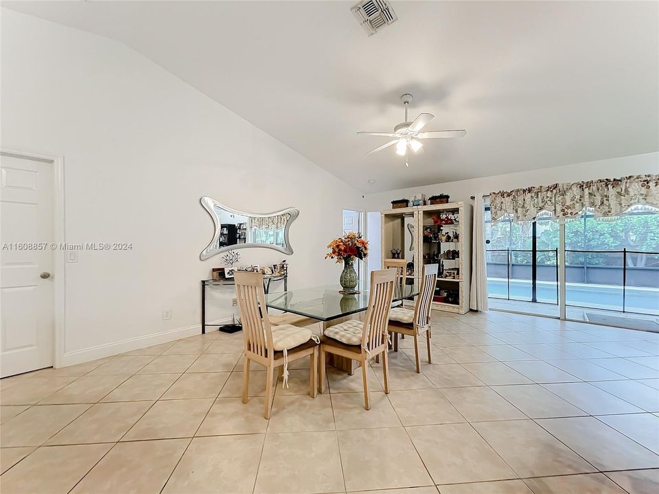 For Sale: $515,000 (4 beds, 3 baths, 1868 Square Feet)