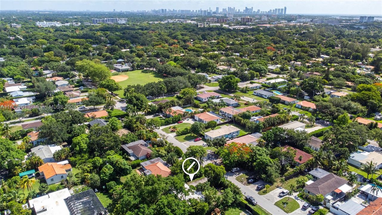 Active With Contract: $865,000 (3 beds, 2 baths, 1419 Square Feet)