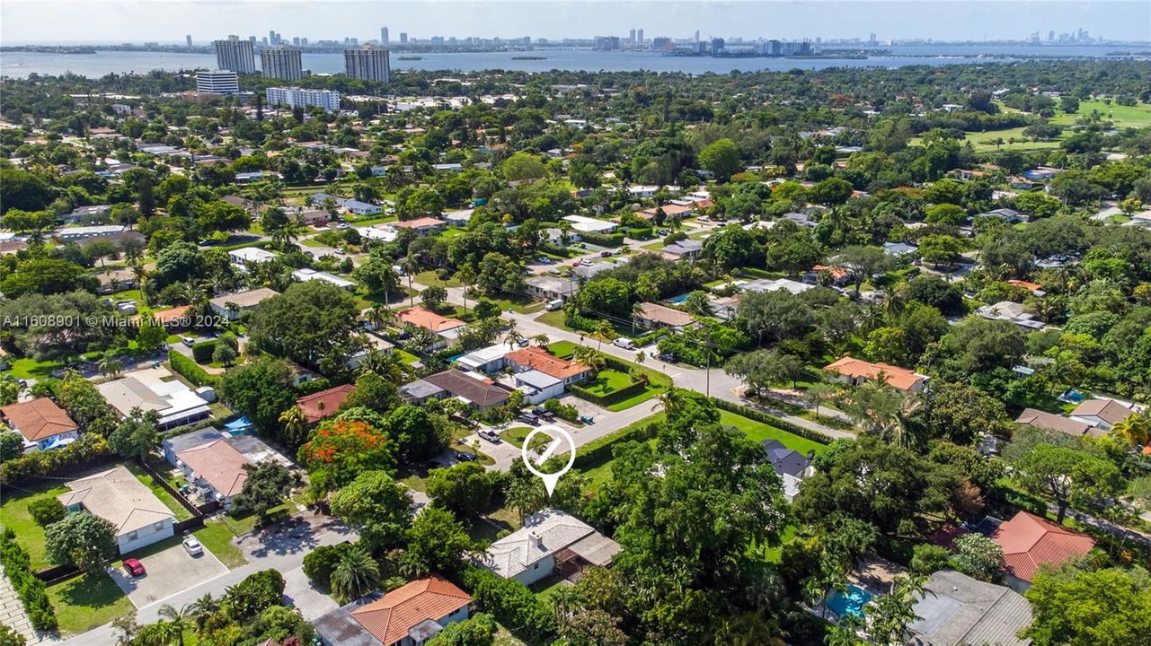 Active With Contract: $865,000 (3 beds, 2 baths, 1419 Square Feet)