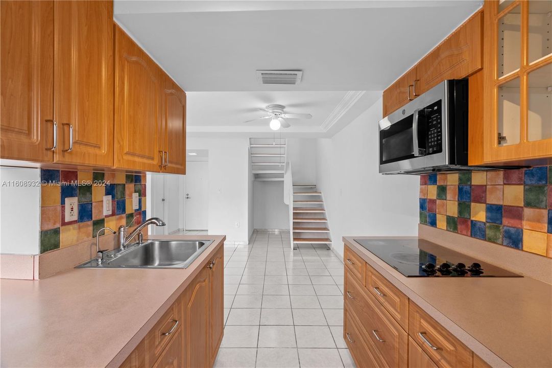 En Venta: $299,000 (2 camas, 1 baños, 948 Pies cuadrados)