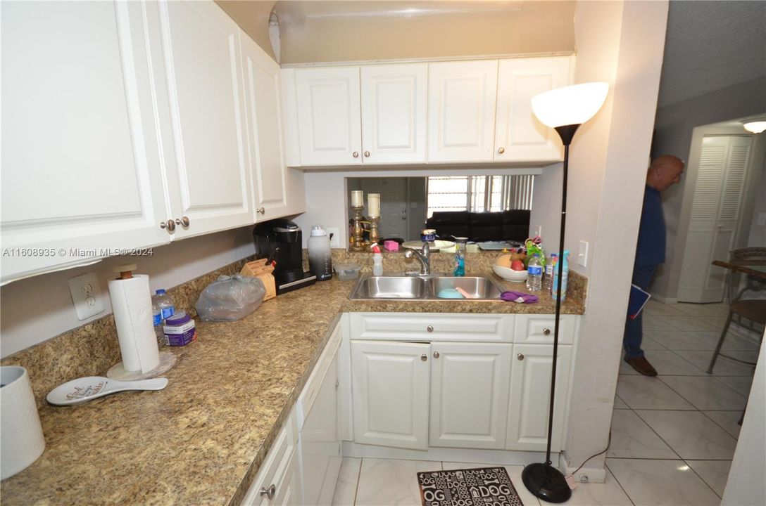 For Sale: $204,900 (2 beds, 2 baths, 768 Square Feet)