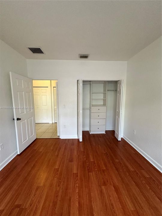 For Rent: $2,150 (3 beds, 2 baths, 1194 Square Feet)
