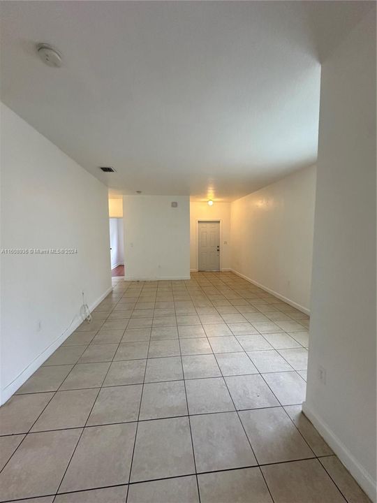 For Rent: $2,150 (3 beds, 2 baths, 1194 Square Feet)