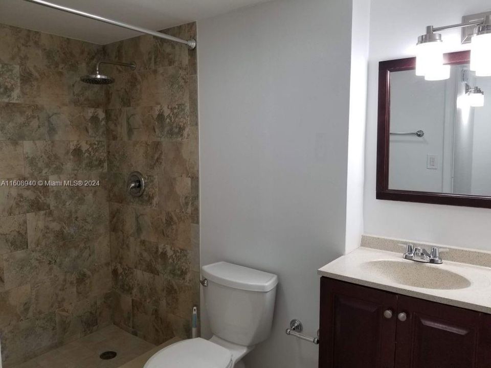 For Rent: $1,900 (1 beds, 1 baths, 699 Square Feet)