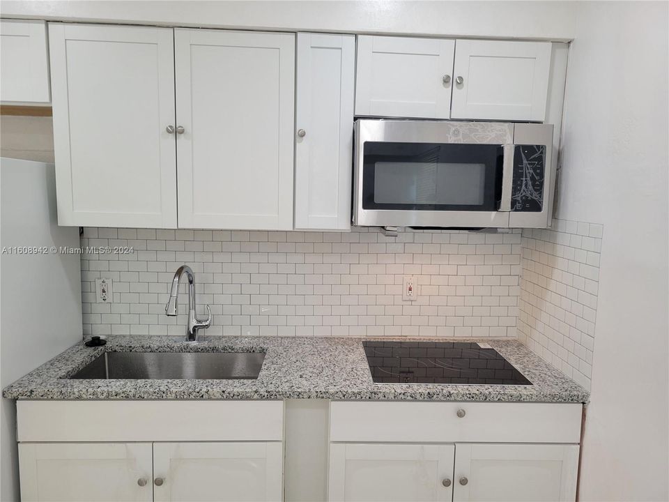 For Rent: $2,250 (2 beds, 1 baths, 1524 Square Feet)