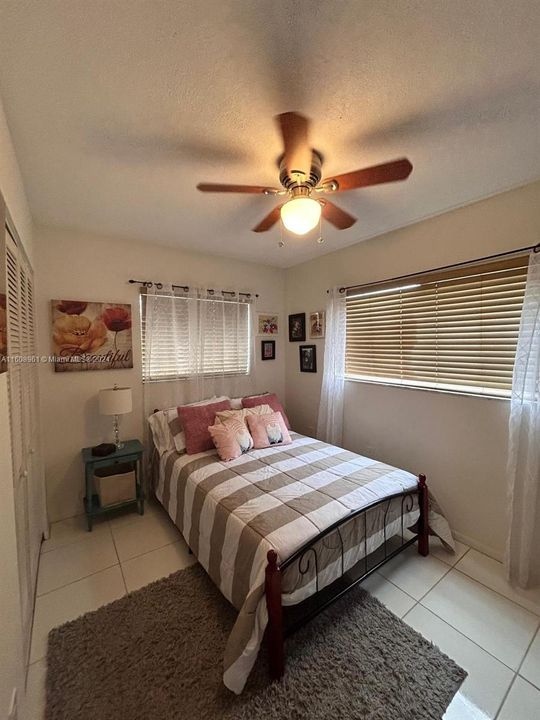 For Rent: $2,600 (3 beds, 2 baths, 1040 Square Feet)