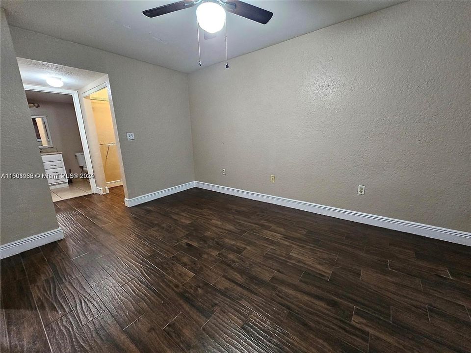 For Rent: $2,150 (2 beds, 2 baths, 1038 Square Feet)