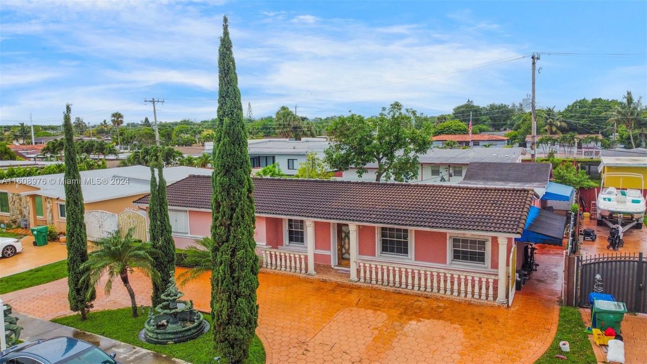 For Sale: $680,000 (3 beds, 2 baths, 1787 Square Feet)